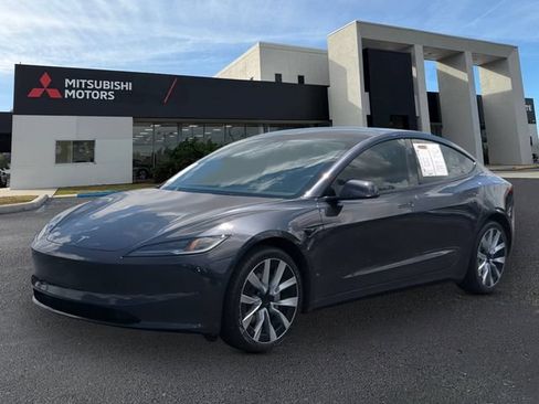 Used 2024 Tesla Model 3 Standard Range RWD image 1