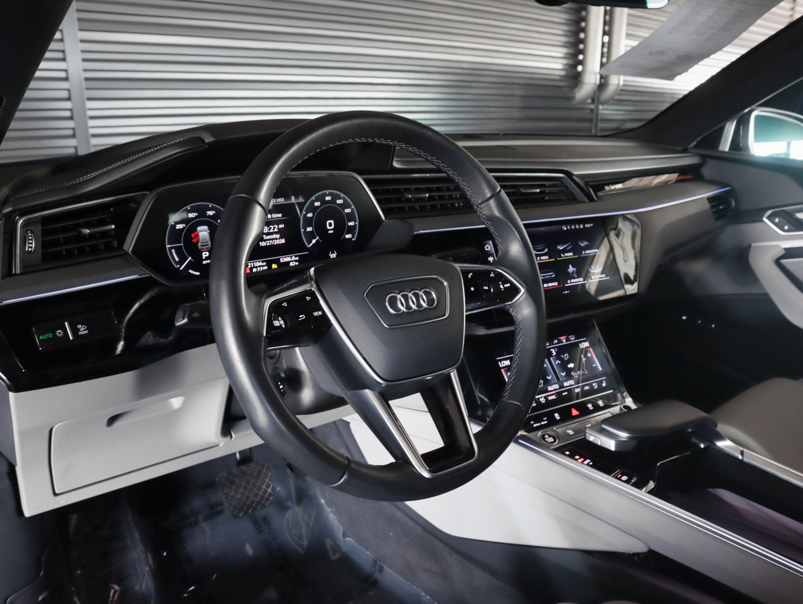 Used 2024 Audi Q8 e-tron Prestige AWD/4WD image 16