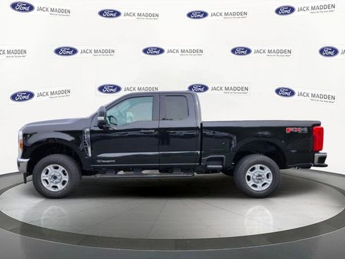 New 2026 Ford F250 XLT w/ FX4 Off-Road Package AWD/4WD image 2