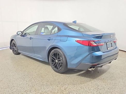 Used 2025 Toyota Camry SE FWD image 7