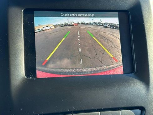 Used 2021 Jeep Cherokee Latitude w/ Mopar Interior Package image 21