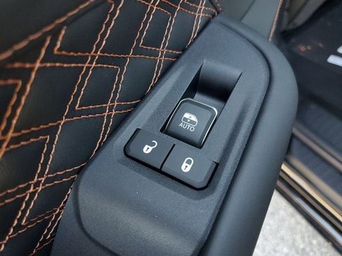 New 2025 Jeep Grand Cherokee L Summit image 17