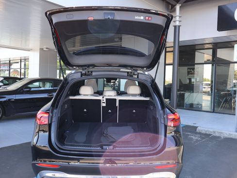 Used 2025 Mercedes-Benz GLC 350e 4MATIC image 21