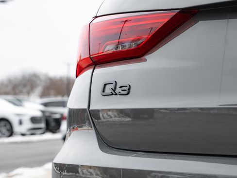 Certified 2025 Audi Q3 2.0T Premium w/ Convenience Package image 29