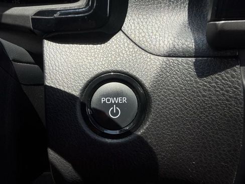 Used 2025 Toyota Camry SE FWD image 24