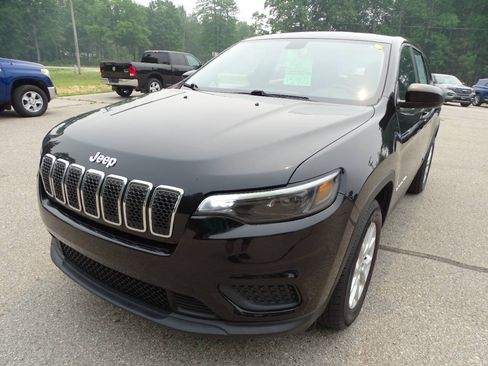 Used 2019 Jeep Cherokee 4WD Latitude w/ Cold Weather Group image 5