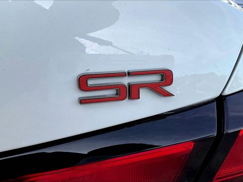 Used 2023 Nissan Altima 2.5 SR w/ SR Premium Package image 15