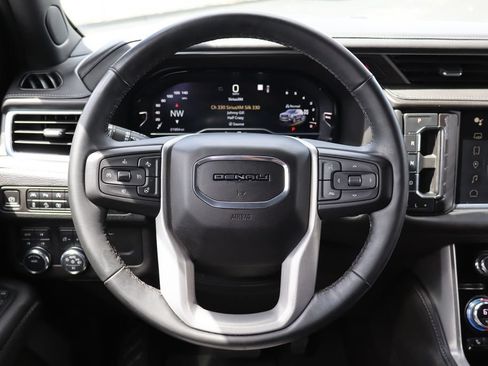Used 2023 GMC Yukon Denali AWD/4WD image 29