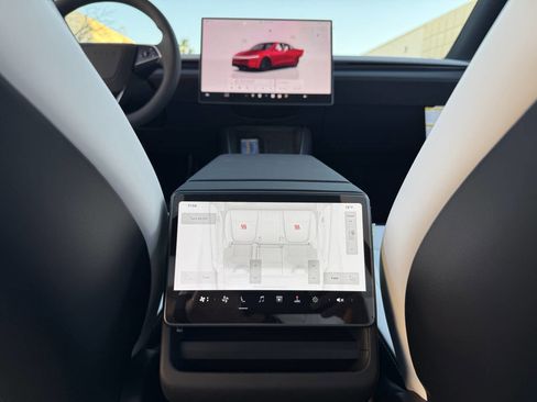 Used 2026 Tesla Model Y Long Range image 24