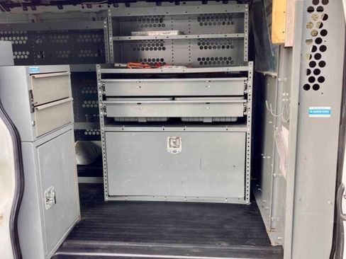 Used 2013 Chevrolet Express 2500 RWD image 18