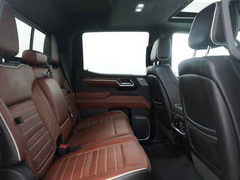 Used 2023 GMC Sierra 1500 Denali Ultimate image 12