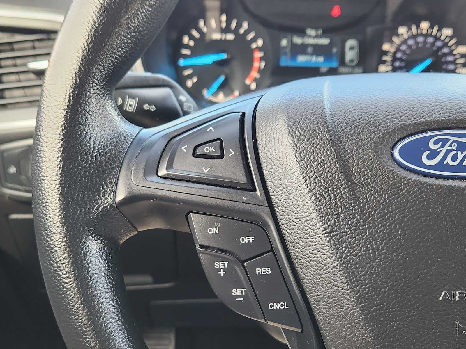 Used 2019 Ford Edge SE FWD image 17