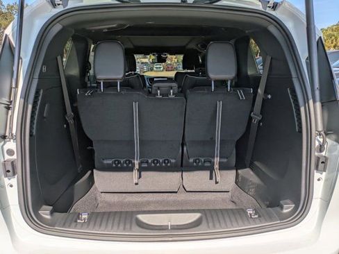 New 2026 Chrysler Pacifica Limited w/ S Appearance Package image 12