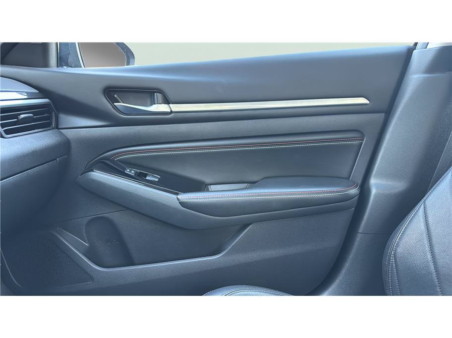 Used 2023 Nissan Altima 2.5 SR w/ SR Premium Package AWD/4WD image 19