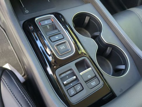 Used 2025 Honda Pilot EX-L image 16