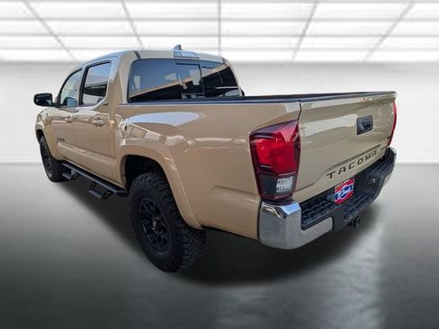 Used 2020 Toyota Tacoma SR5 RWD image 2