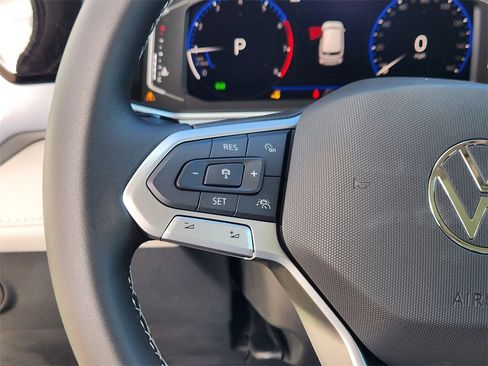 New 2026 Volkswagen Taos SEL image 8