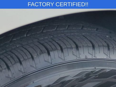 Certified 2023 Chrysler Pacifica Touring-L FWD image 11