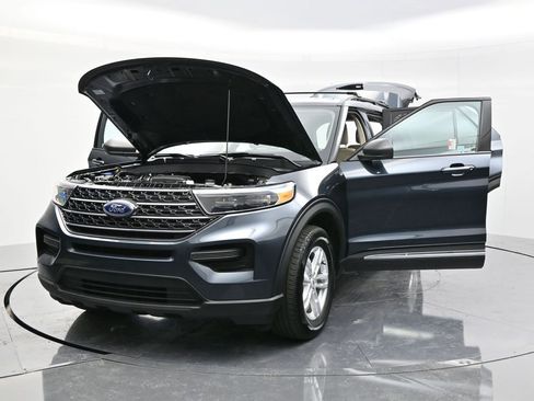 Certified 2022 Ford Explorer XLT w/ Class IV Trailer Tow Package image 60