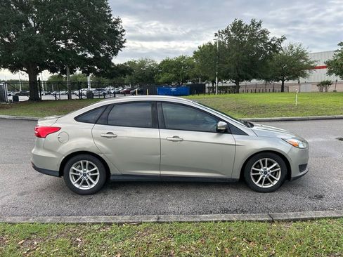 Used 2016 Ford Focus SE image 6