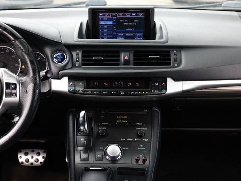 Used 2013 Lexus CT 200h w/ F Sport Pkg w/Nuluxe Trim FWD image 30