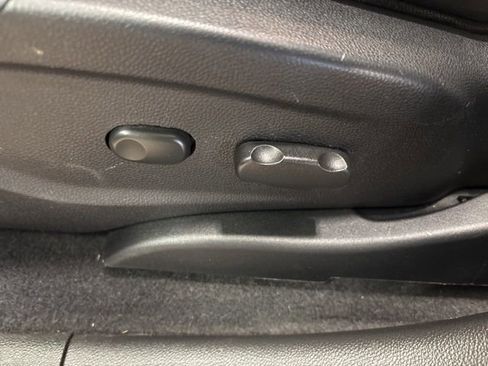 Used 2019 Chevrolet Trax LT w/ LT Convenience Package image 33