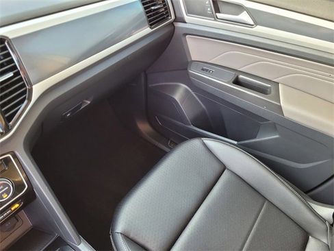 Used 2022 Volkswagen Atlas SEL R-Line image 14