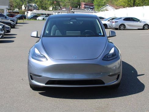 Used 2024 Tesla Model Y Long Range image 2