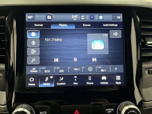 Used 2024 RAM 2500 Tradesman w/ Chrome Appearance Group image 17