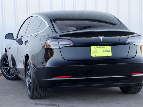 Used 2019 Tesla Model 3 Standard Range Plus image 6