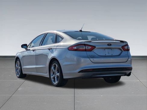 Used 2014 Ford Fusion SE w/ Equipment Group 201A image 4