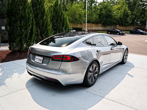 Used 2025 Tesla Model S AWD/4WD image 11