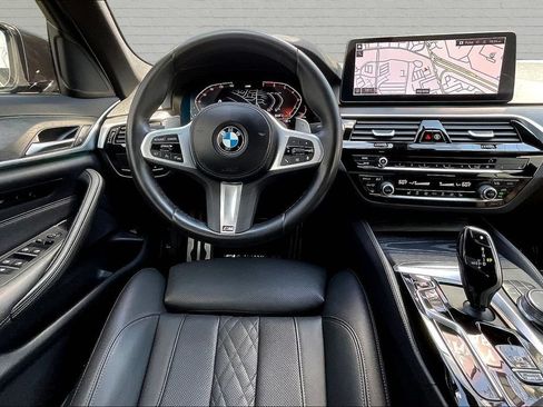 Used 2023 BMW 530i w/ M Sport Package RWD image 8