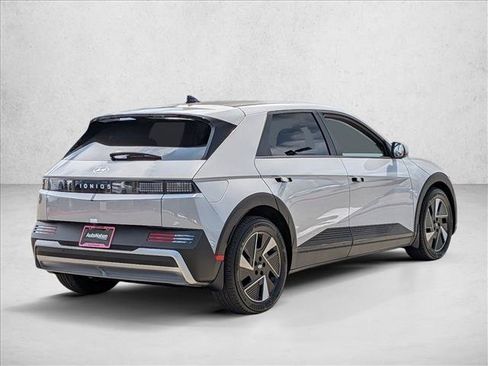 New 2026 Hyundai Ioniq 5 SEL RWD image 2