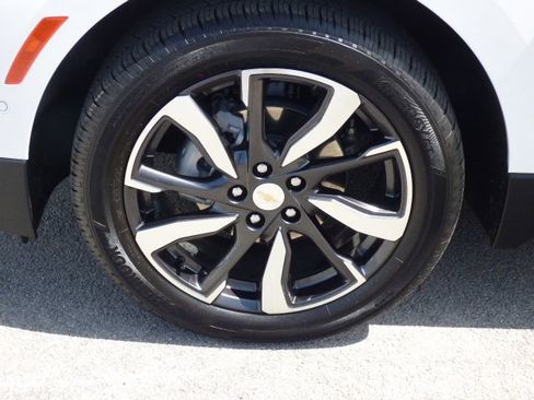 Used 2023 Chevrolet Equinox Premier AWD/4WD image 9