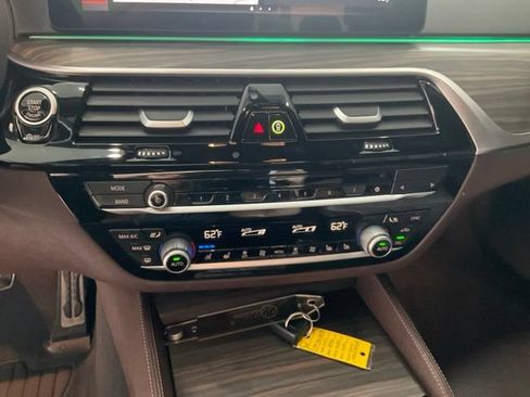 Used 2021 BMW M550i xDrive w/ Premium Package AWD/4WD image 15