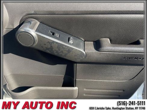 Used 2010 Ford Explorer XLT image 27