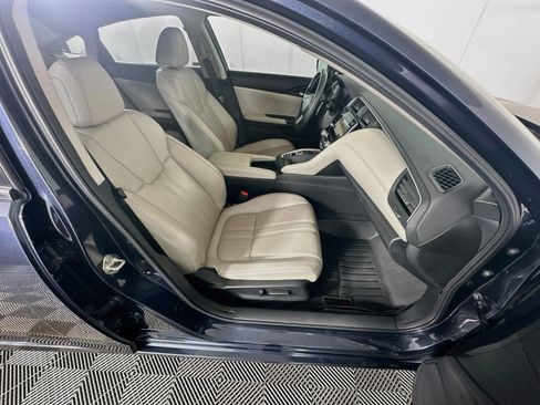 Used 2019 Honda Insight Touring image 30