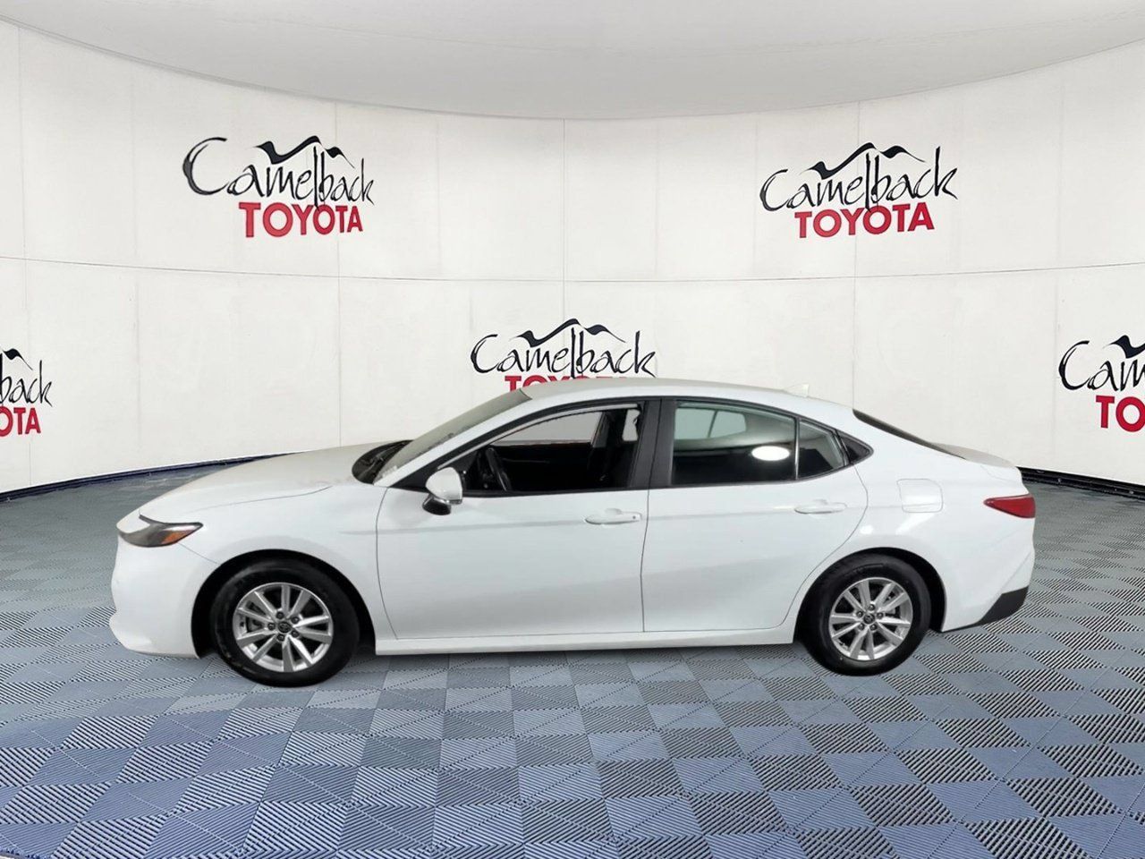 Used 2025 Toyota Camry LE FWD image 8