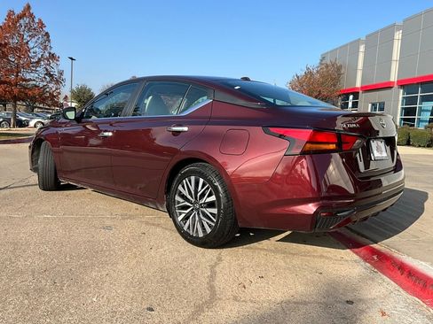 Used 2025 Nissan Altima 2.5 SV image 8