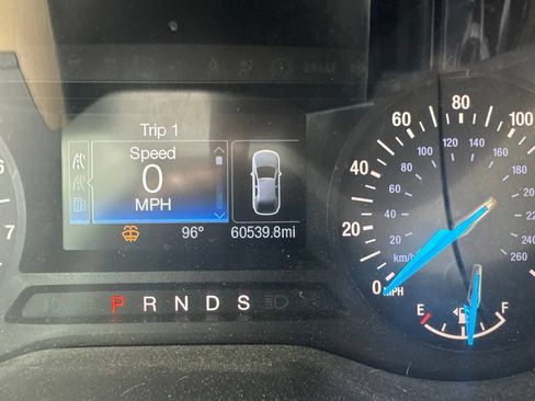Certified 2020 Ford Edge SE FWD image 3