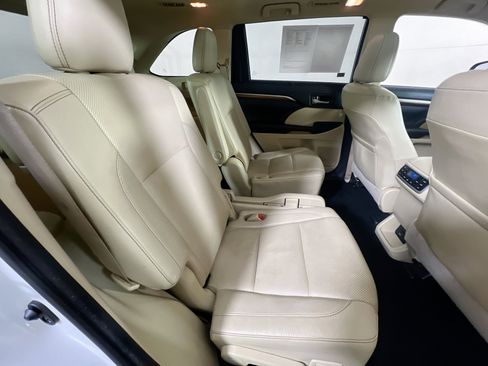 Used 2018 Toyota Highlander Limited Platinum image 30