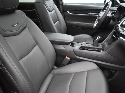 Certified 2024 Cadillac XT6 Premium Luxury w/ LPO, Floor Liner Package image 35
