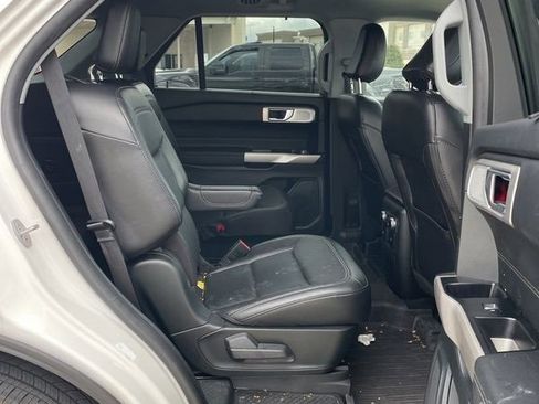 Used 2023 Ford Explorer Limited w/ Limited Technology Package image 17