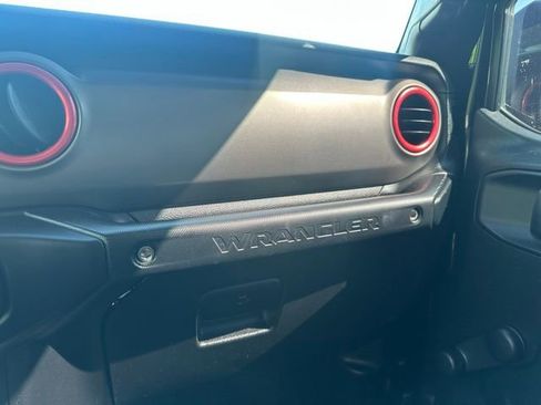 Used 2018 Jeep Wrangler Sport AWD/4WD image 23