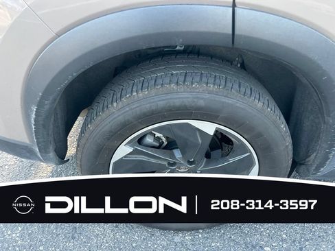 Used 2025 Nissan Rogue SV AWD/4WD image 26
