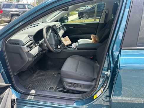 Used 2025 Toyota Camry LE w/ Convenience Package FWD image 5