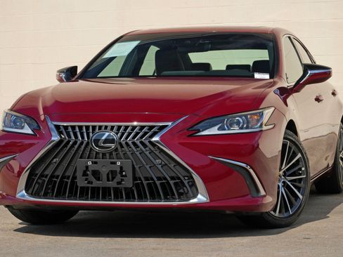 Used 2025 Lexus ES 300h w/ Premium Package FWD image 3