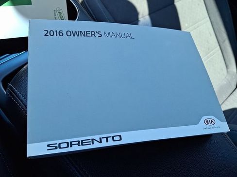 Used 2016 Kia Sorento FWD image 21