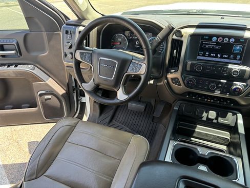 Used 2017 GMC Sierra 2500 Denali w/ Duramax Plus Package AWD/4WD image 27